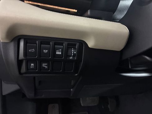 Used 2022 Subaru Ascent Touring image 18