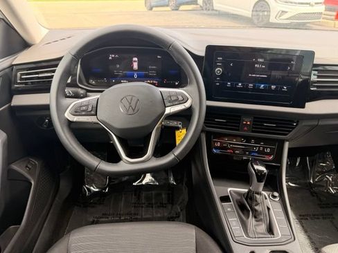 Certified 2025 Volkswagen Jetta S FWD image 14