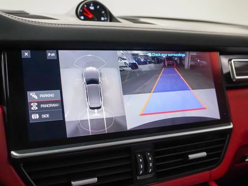 Used 2020 Porsche Cayenne Turbo w/ Assistance Package image 31