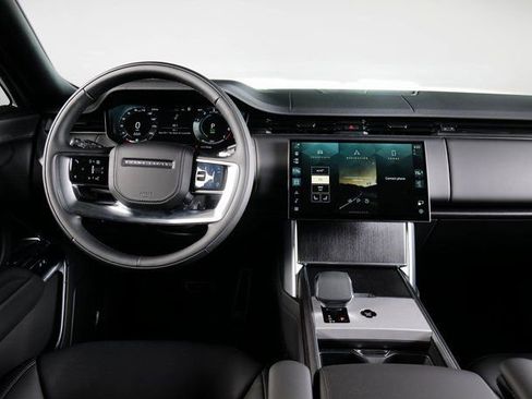 New 2025 Land Rover Range Rover SE image 11