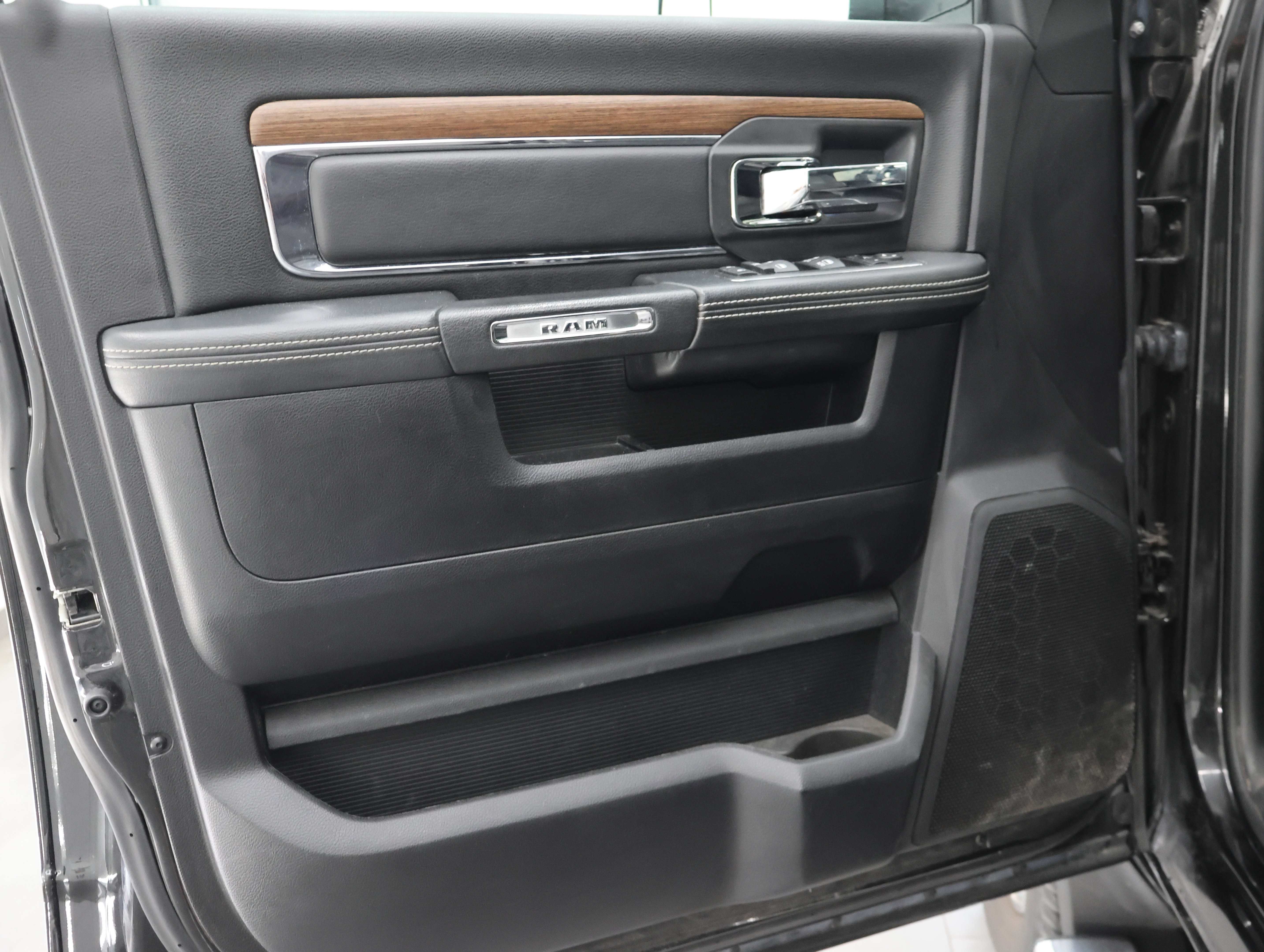 Used 2016 RAM 3500 Laramie AWD/4WD image 42
