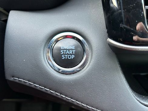 Used 2022 Toyota Highlander XLE FWD image 31