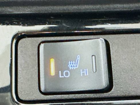 Used 2021 Toyota Prius Prime LE FWD image 24