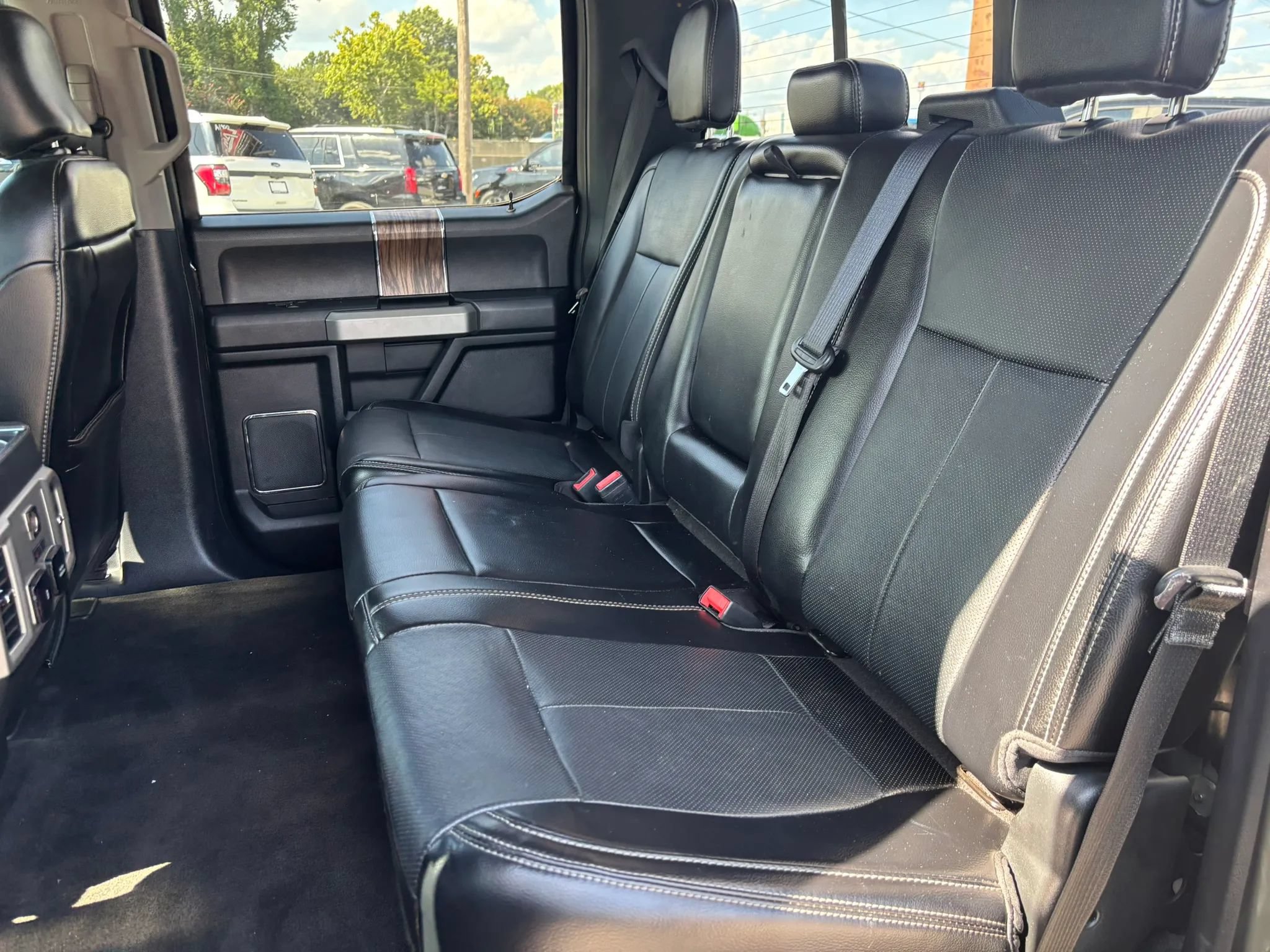 Used 2018 Ford F150 Lariat w/ Equipment Group 502A Luxury AWD/4WD image 14