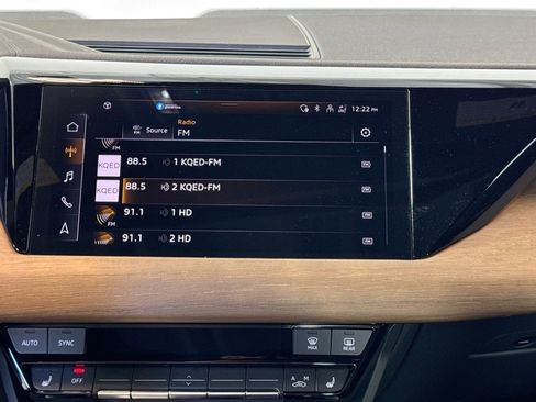 Used 2023 Audi e-tron GT Premium Plus image 15