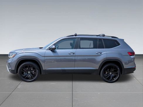 Used 2023 Volkswagen Atlas SE AWD/4WD image 2