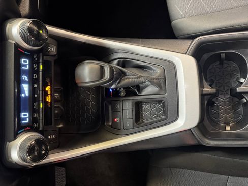 Used 2025 Toyota RAV4 XLE FWD image 15