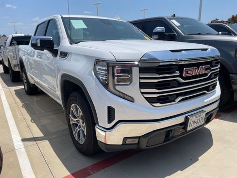 Used 2025 GMC Sierra 1500 SLT RWD image 3