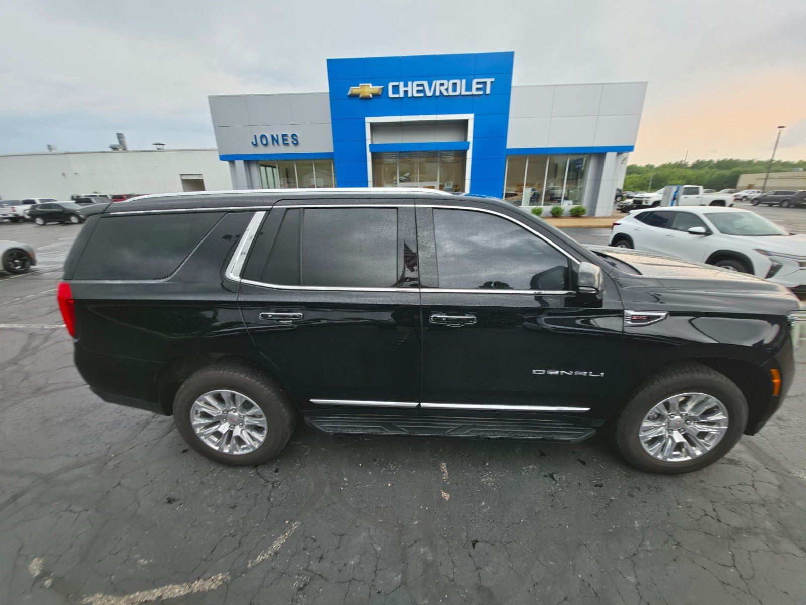Used 2025 GMC Yukon Denali AWD/4WD image 6