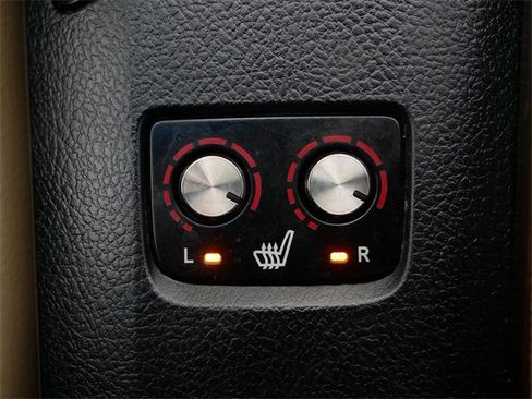 Used 2013 Toyota Avalon XLE image 18