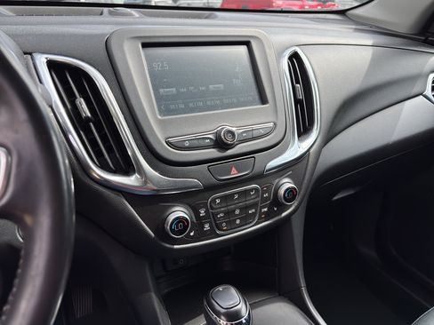 Used 2018 Chevrolet Equinox LT FWD image 21