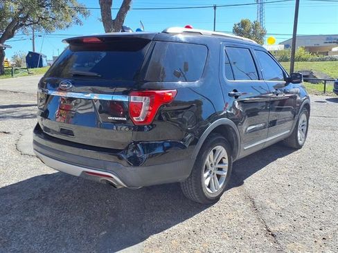 Used 2016 Ford Explorer XLT w/ Equipment Group 202A FWD image 5