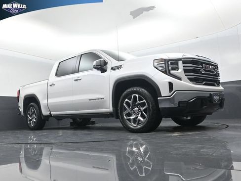 Used 2025 GMC Sierra 1500 SLT w/ SLT Premium Package AWD/4WD image 17