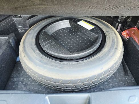 Used 2019 Toyota C-HR LE image 34