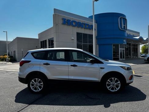 Used 2019 Ford Escape S FWD image 4