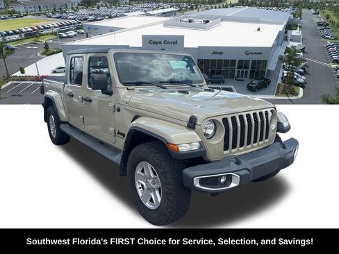 Used 2020 Jeep Gladiator Sport w/ Quick Order Package 24S AWD/4WD image 2