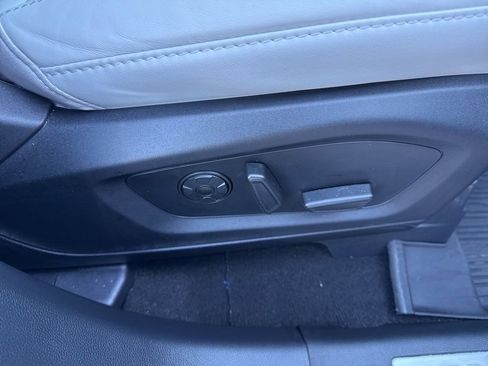 Used 2025 Ford Explorer Platinum w/ Ultimate Package image 21