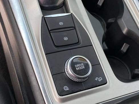 Used 2022 Ford Explorer Limited w/ Equipment Group 301A AWD/4WD image 21