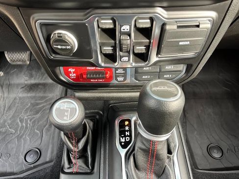 Used 2021 Jeep Gladiator Rubicon image 20