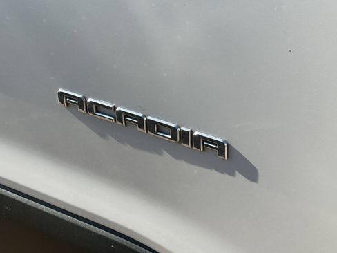 Used 2017 GMC Acadia SLT FWD image 6