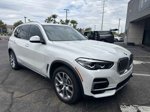 Used 2022 BMW X5 xDrive40i w/ Premium Package AWD/4WD image 3