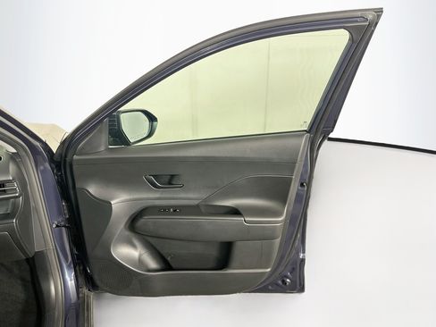 Used 2025 Hyundai Kona SEL FWD image 30