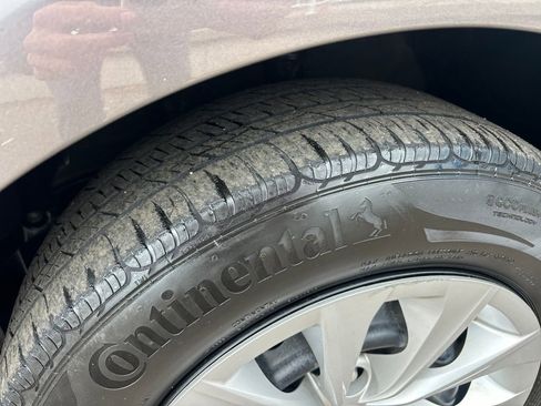 Used 2017 Toyota Camry LE image 27