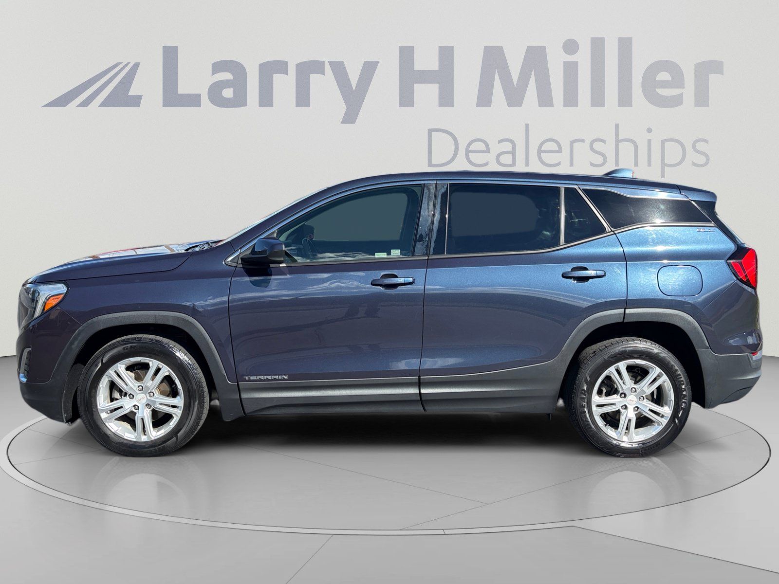 Used 2018 GMC Terrain SLE FWD image 2