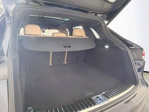 Certified 2023 Porsche Cayenne AWD/4WD image 36