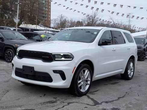 Used 2023 Dodge Durango GT image 2