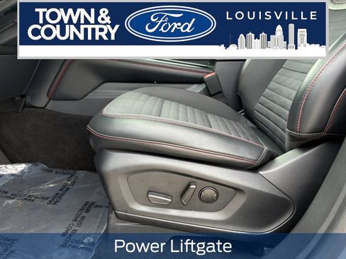 Used 2025 Ford Explorer ST-Line w/ ST-Line Street Pack AWD/4WD image 12