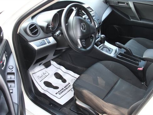 Used 2010 MAZDA MAZDA3 i Touring FWD image 5