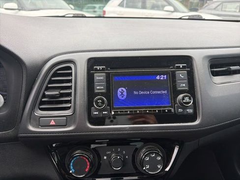 Used 2020 Honda HR-V LX image 9