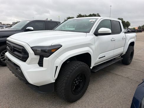 Used 2024 Toyota Tacoma SR5 AWD/4WD image 1