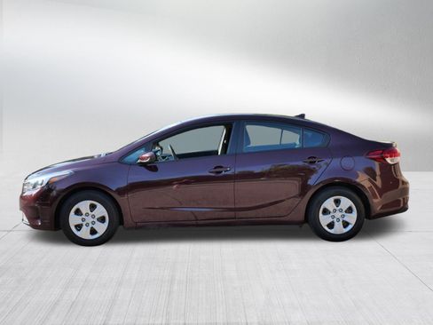 Used 2017 Kia Forte LX FWD image 4