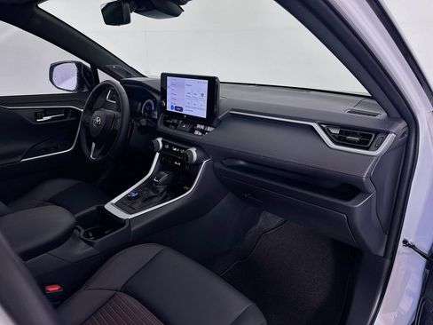 Certified 2025 Toyota RAV4 XSE AWD/4WD image 30