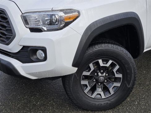 Used 2020 Toyota Tacoma TRD Off-Road image 9