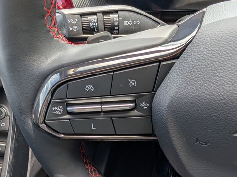 Used 2025 Chevrolet Equinox RS AWD/4WD image 28