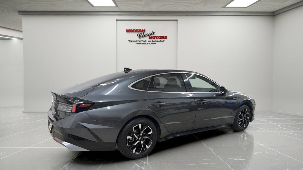 Used 2025 Hyundai Sonata SEL FWD image 5