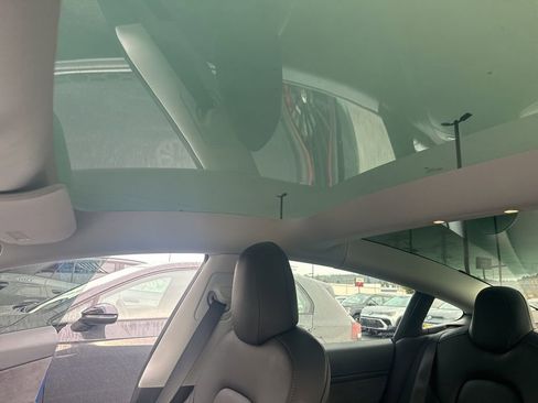 Used 2021 Tesla Model 3 Standard Range Plus image 2