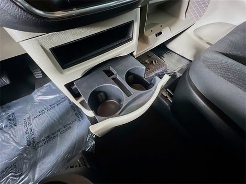 Used 2019 Dodge Grand Caravan SE w/ UConnect Hands-Free Group image 24