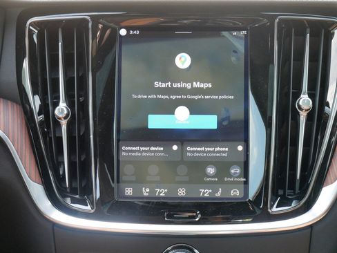 New 2026 Volvo V60 B5 Cross Country Plus w/ Climate Package image 8