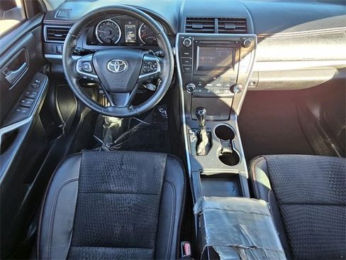 Used 2015 Toyota Camry LE image 7