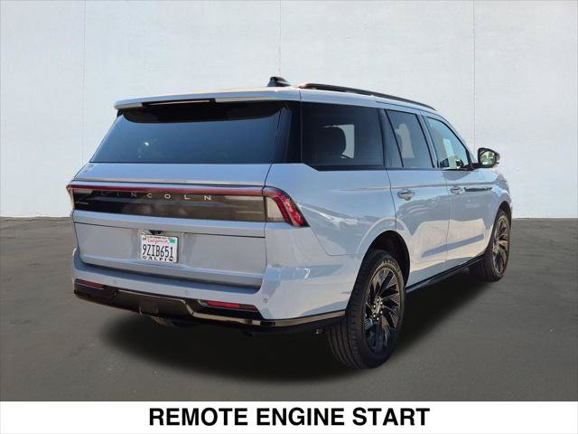 Used 2026 Lincoln Navigator Reserve w/ Jet Appearance Package AWD/4WD image 5