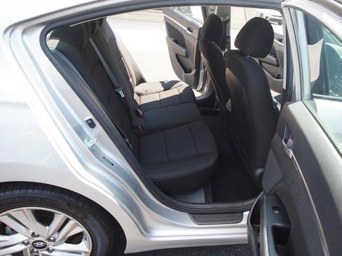 Used 2020 Hyundai Elantra SEL w/ Cargo Package (C1) FWD image 7