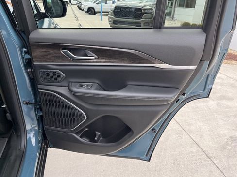 New 2026 Jeep Grand Cherokee Limited image 28