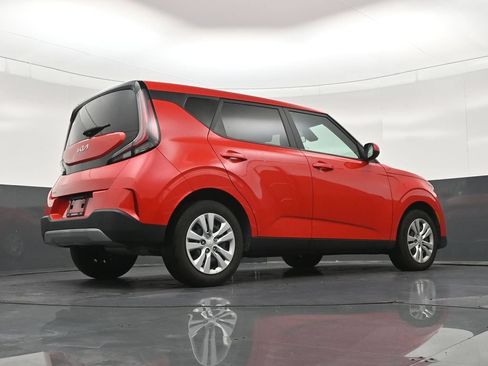 Used 2023 Kia Soul LX FWD image 27