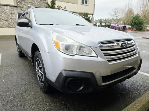 Used 2013 Subaru Outback 2.5i AWD/4WD image 7