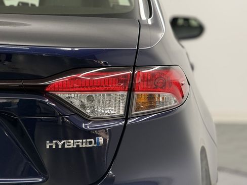 Used 2022 Toyota Corolla LE w/ Carpet Mat Package (TMS) image 7