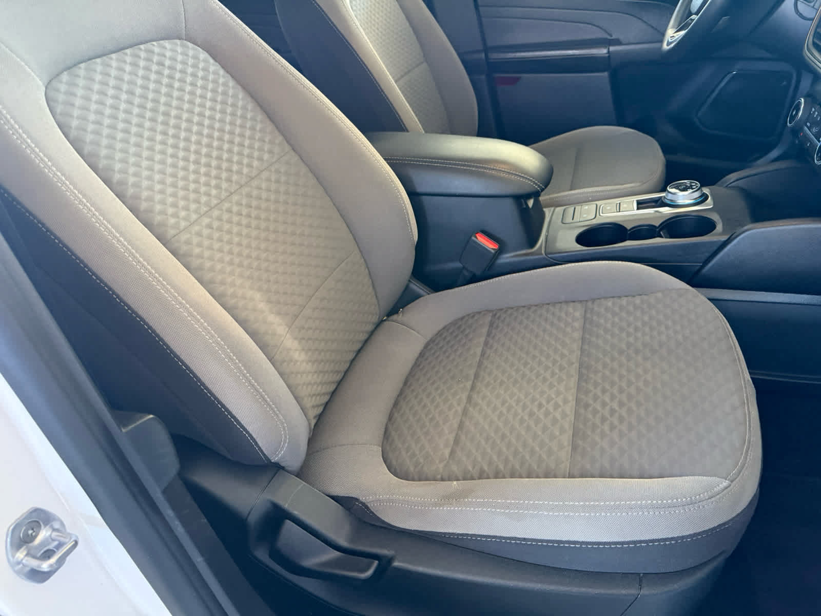 Used 2022 Ford Escape SE w/ Cold Weather Package FWD image 8